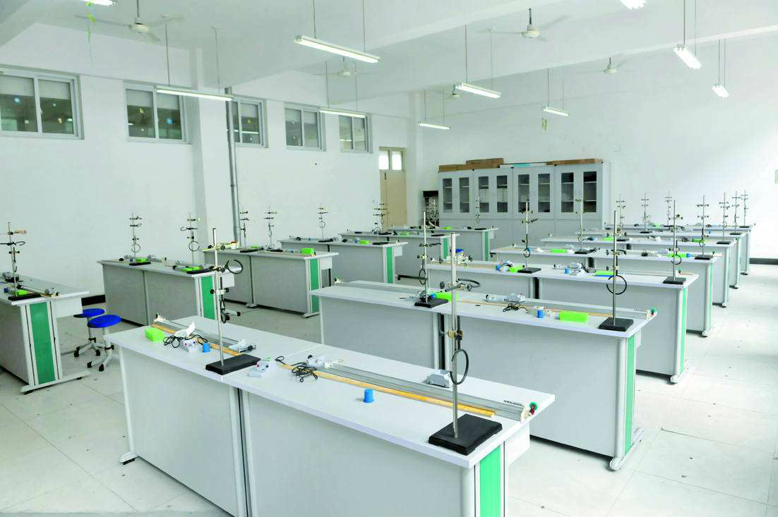 实验台安全距离